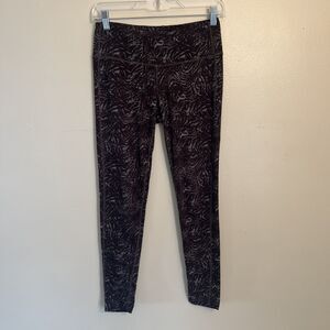 ATHLETA Zebra Chatarunga High Rise Soft Stretch Active Leggings, Flint Gray- S